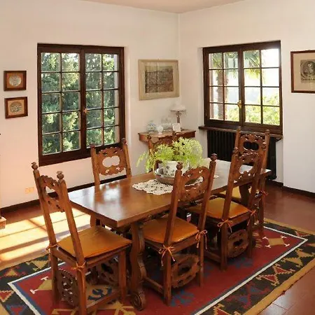 Dagnente Sleeps 6 Wifi Villa Meina